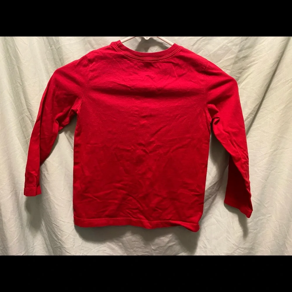 OshKosh long sleeve t-shirt. 5t unisex.
